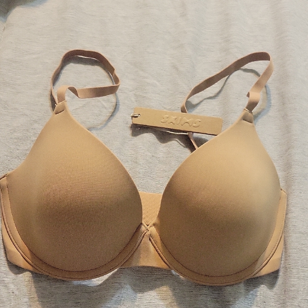 SKIMS NWT T-Shirt Bra 30D